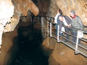Kalavryta’s Cave of the Lakes is known as a “rare creation of Nature” as apart from its labyrinth of corridors, mysterious galleries and strange stalactite formations, the cave’s interior shows a string of cascading lakes that form three different levels and establish its uniqueness in the world.