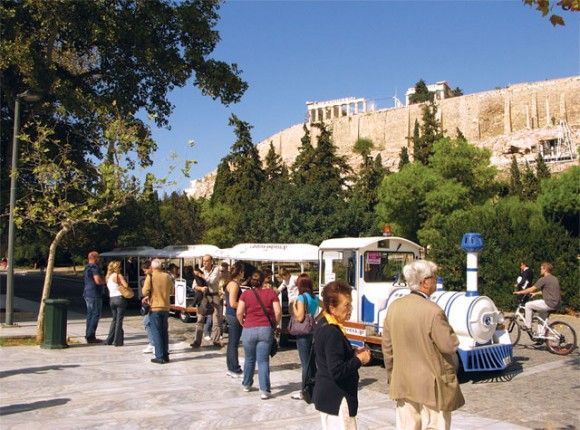The extended hours of the Acropolis site (above) coincide nicely with the opening hours of the new Acropolis Museum (Tuesday-Sunday: 8 am-8 pm and Friday: 8 am-10 pm).