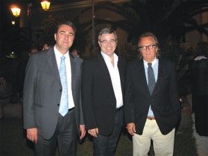 Poros Mayor Dimitris Stratigos, Greek National Tourism Organization President Nicolas Kanellopoulos and Hellenic Professional Yacht Owners Association President Antonis Stelliatos at the reception after the launch of the Charter Yacht Show-Poros 2011. The island’s mayor strictly reminded the government that Poros is in need of marine tourism and not fish farms. Island locals have expressed their determination through legal means to overturn a joint ministerial decision of seven ministries that approved the creation of an industrial fish farm on the coast of Poros.