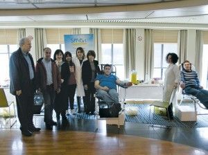 ANEK Lines Vice President Yiorgos Katsanevakis (first from left) attended the voluntary blood donation drive.