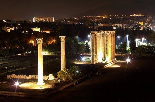 Olympian Zeus Temple, Athens. Photo © Facebook - ΟΙ ΟΜΟΡΦΙΕΣ ΤΗΣ ΕΛΛΑΔΑΣ ΜΑΣ