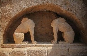 Sphinxes_Amphipolis_1