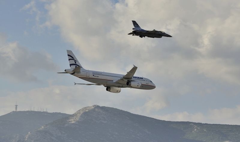 Athens Flying Week 2014: The Airbus A320 of AEGEAN and the Greek fighter F-16 "ZEUS" flew in formation.