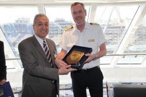 OLP's director of administration, Dimitris Spyrou, with the caprtain of the Viking Star, Gulleik Skagasto. Photo: OLP