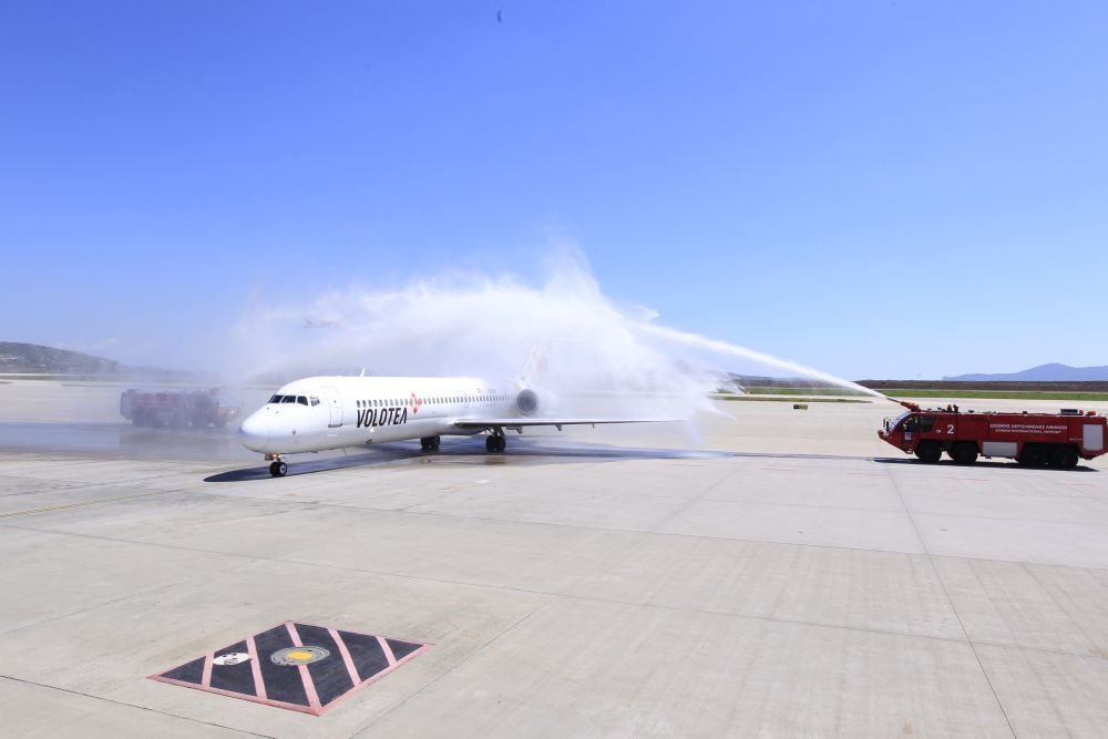 Volotea started today its operations from Athens with the traditional water arch which welcomed its first airplane to Athens International Airport.