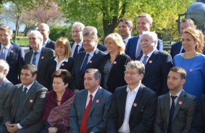 Athens Mayor Giorgos Kaminis (center) with the mayors of the 28 EU capitals.