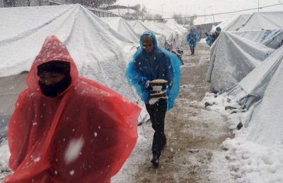 Refugees freezing on the snow-covered Greek islands. Photo source: Amnesty International / ©Ihab Abassi/MSF