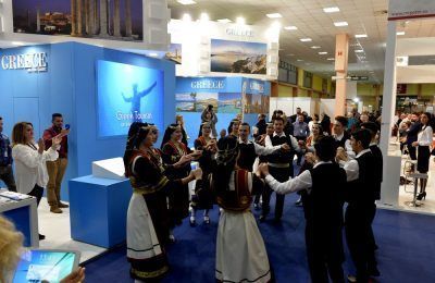 Visitors of the TTR-Romexpo exhibition in Bucharest were impressed with the Greek folk and traditional dance performances at the GNTO stand by the members of the union of Greeks in Romania impressed.