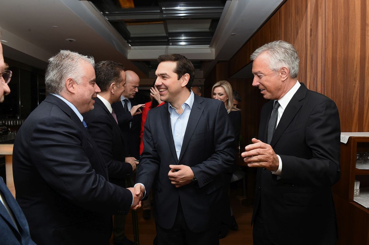 GEPOET Secretary General Aris Marinis greeting Prime Minister Alexis Tsipras.