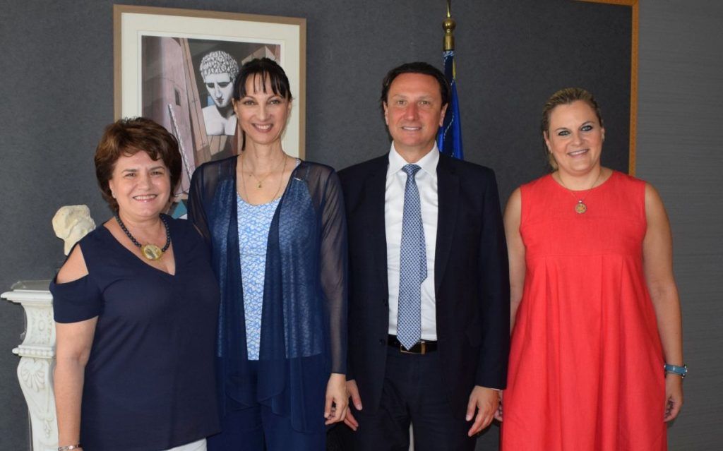 Greek Tourism Minister Elena Kountoura with the President of the Greek Community of Melbourne, Bill Papastergiadis. They are accompanied by SYRIZA MP Chrysoula Katsavria - Sioropoulou and member of the Special Permanent Committee of Hellenism of the Diaspora (L) and the Secretary General of Tourism Evridiki Kourneta.