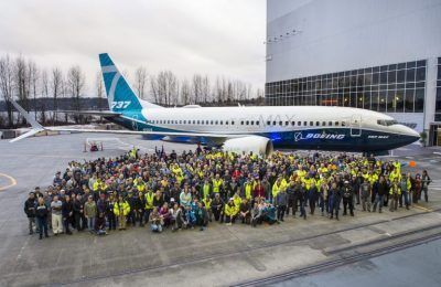 Renton employees celebrate the MAX 7 rollout. Photo Source: https://randy.newairplane.com (Marian Lockhart)