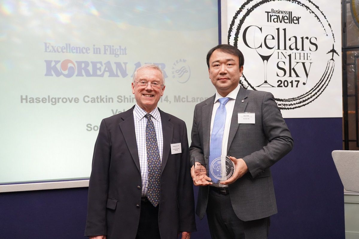 The co-chairman of the International Wine Challenge, Charles Metcalfe and the general manager of Korean Air London regional office, Jong Rae Kim.