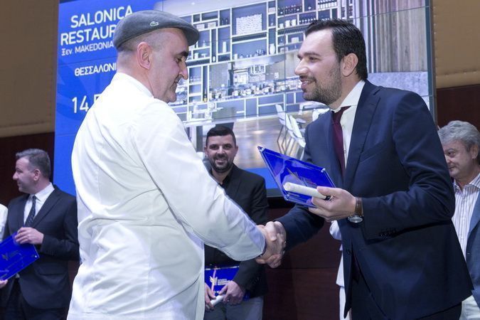 Chef Sotiris Evaggelou received the Greek Cuisine Award 2018 on behalf of the Salonica Restaurant.