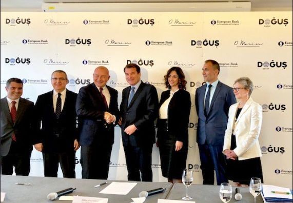 Signing of the agreement between EBRD and Doğuş Holding. Photo source: EBRD