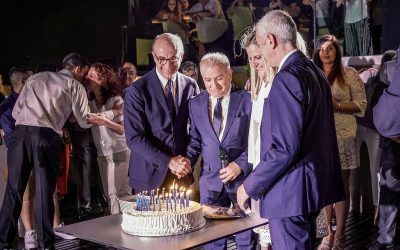 Chief Operating Officer of AccorHotels or Italy, Greece, Israel and Malta Renzo Iorio; Novotel Athènes General Manager Evripides Tzikas and Secretary General of Tourism Evridiki Kourneta cut the cake for the 30th anniversary of Novotel Athènes in the Greek capital. Photo: GTP