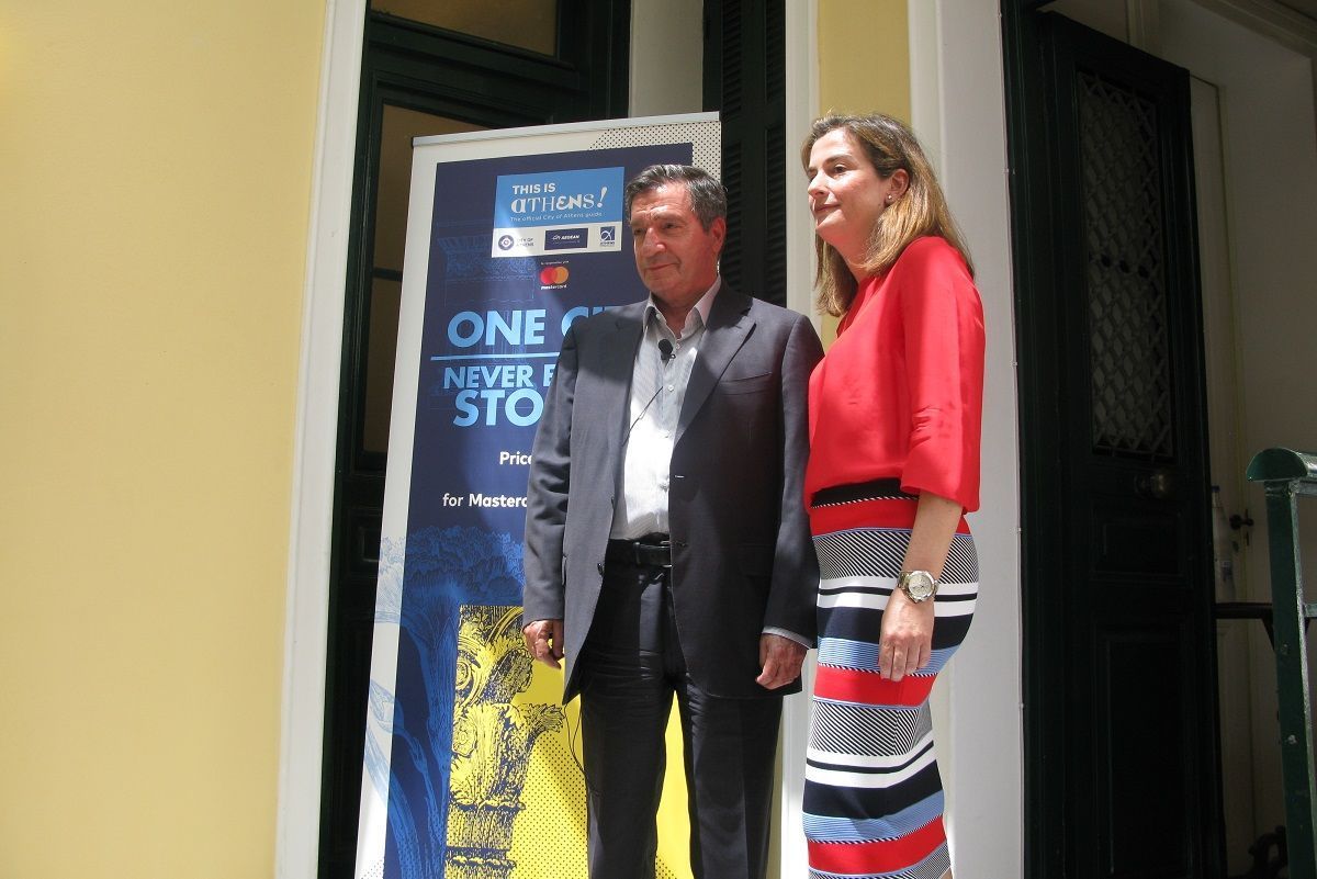 Athens Mayor Giorgos Kaminis and Mastercard Country Manager  for Greece Cyprus and Malta Aspa Palimeri. Photo: GTP