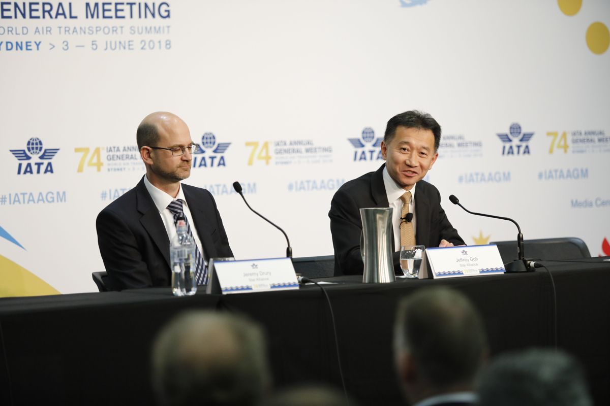 Jeremy Drury, Director Digital and E-Services at Star Alliance and the company’s CEO Jeffrey Goh during the IATA 74th General Meeting.