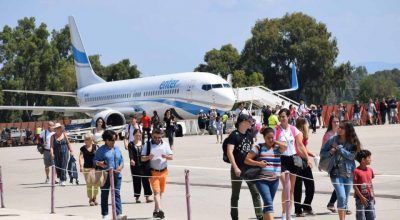 Foreign arrivals at the airport of Araxos. Photo source: Region of Western Greece