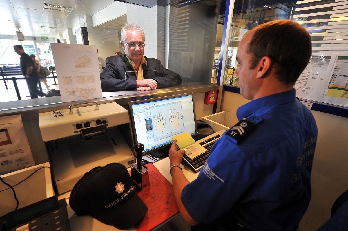 Geneva, 27.06.12. Implementation of the project EneXs with fingerprint recognition at the airport in geneva. © European Commission 2012 / Sébastien Féval