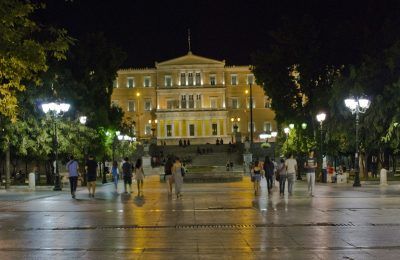 Athens, Syntagma square. Photo: Visit Greece / H. Kakarouhas