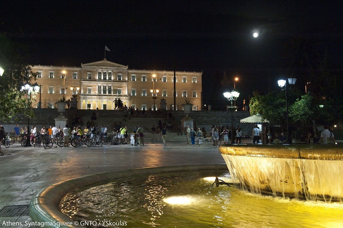 Athens, Syntagma square. Photo: Visit Greece / Y. Skoulas