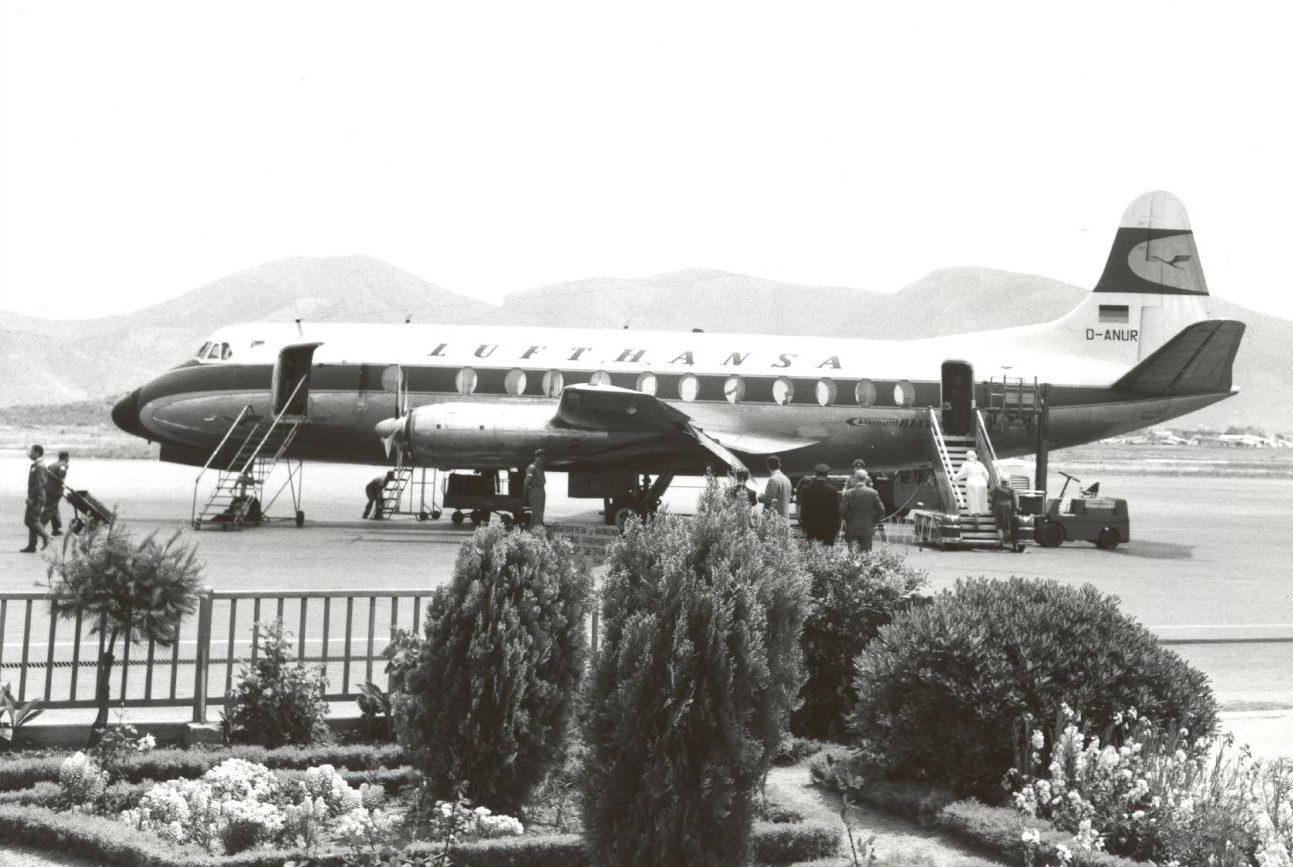 Archive photo of May 10, 1959, when the first Lufthansa flight from Germany landed in Athens, Greece. Photo source: Lufthansa