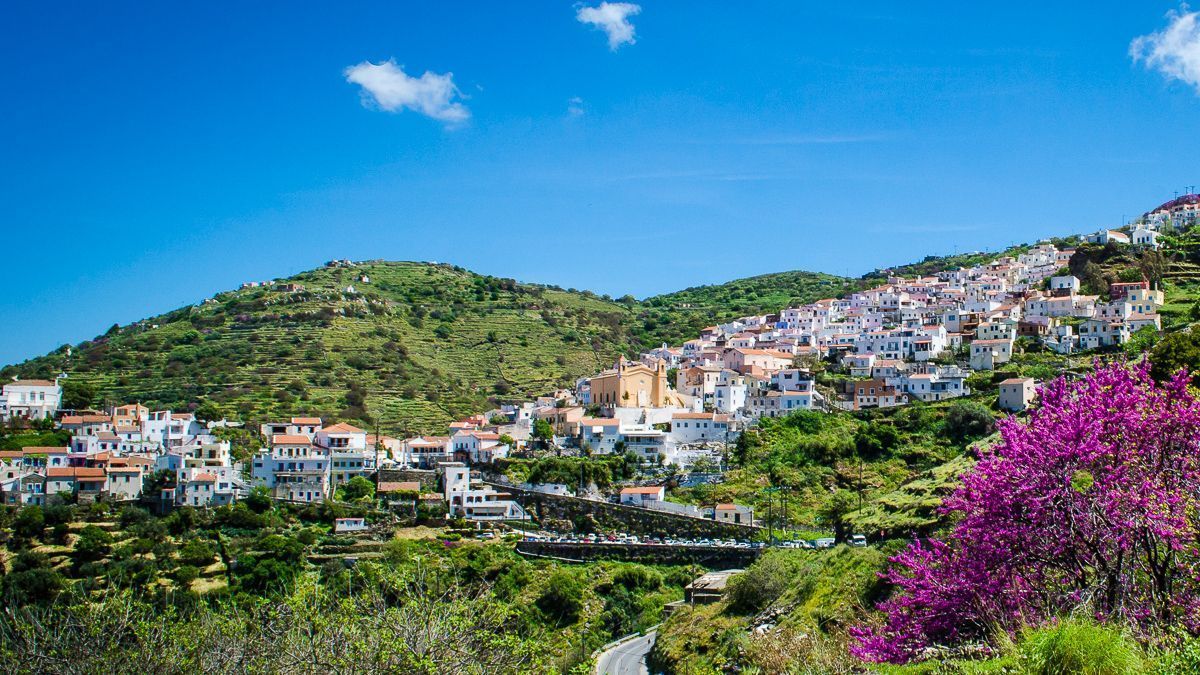 The village of Ioulida on Kea. The island is also known as "Tzia".