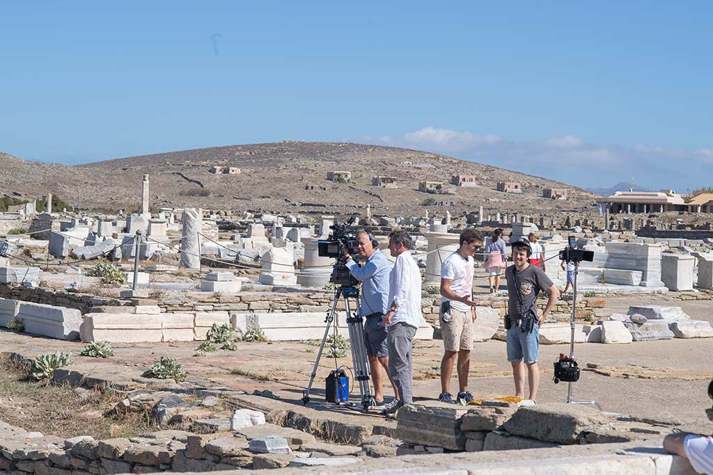 Michael Winterbottom’s latest feature film titled Greed, which premiered in Toronto Film Festival recently, starring Steve Coogan, Isla Fisher and David Mitchell, completed three weeks of filming in Greece in autumn 2018. Photo Source: Hellenic Film Commission © GREED Sony Pictures Releasing