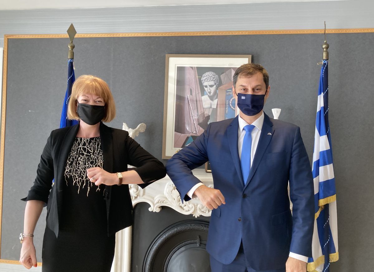 Greek Tourism Minister Harry Theoharis and the UK Under-Secretary of State, Minister for European Neighbourhood and the Americas, Wendy Morton.