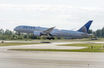 United, Boeing 787-8 Dreamliner.