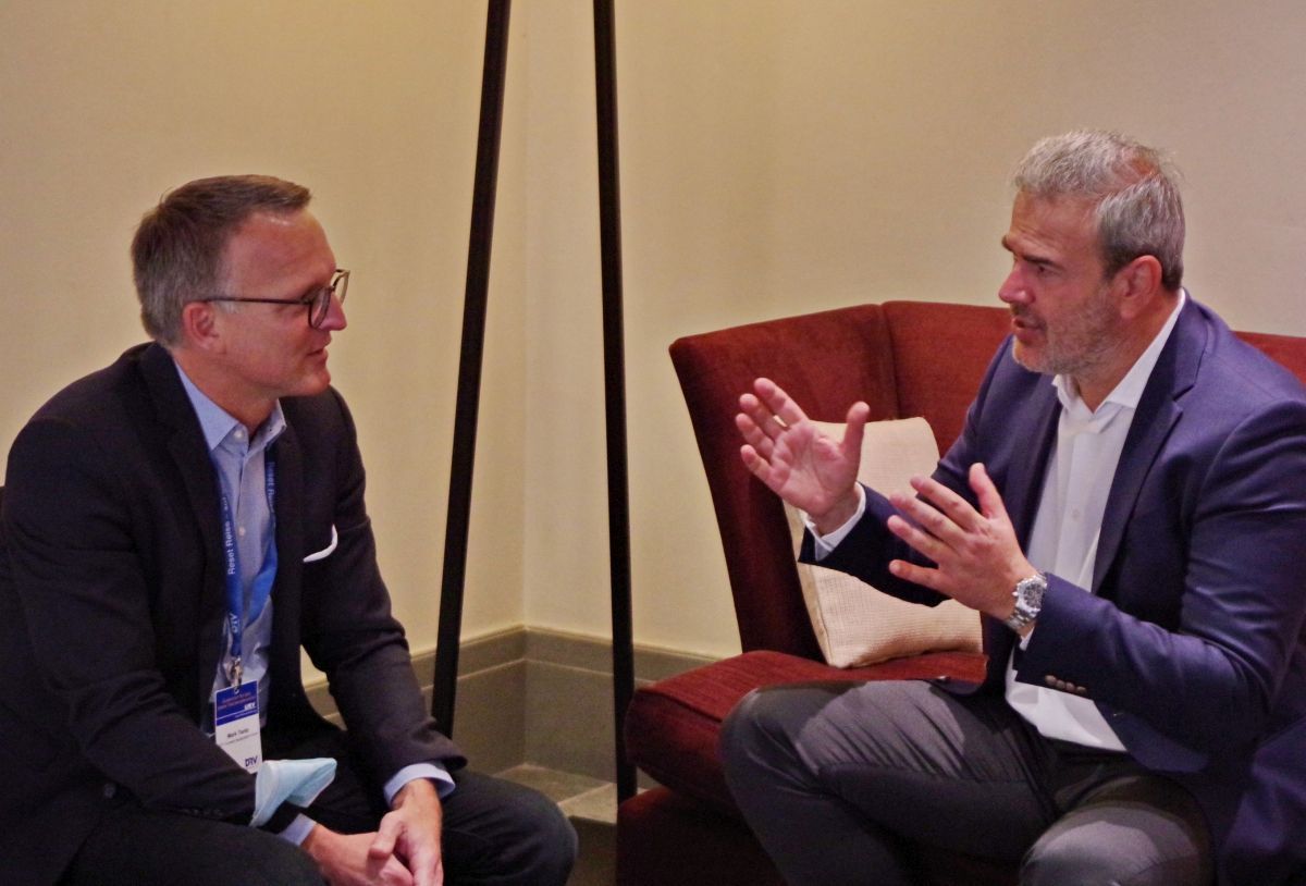 GNTO Secretary General Dimitris Fragakis in discussion with Mark Tantz, the Chief Operations Officer DER Touristik Central Europe. Photo source: GNTO