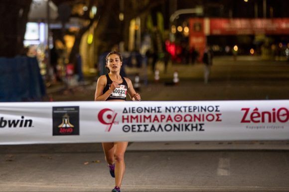 Διεθνής Νυχτερινός Ημιμαραθώνιος Θεσσαλονίκης 2021. Φωτογραφία Άγγελος Ζυμάρας / azsportsimages
