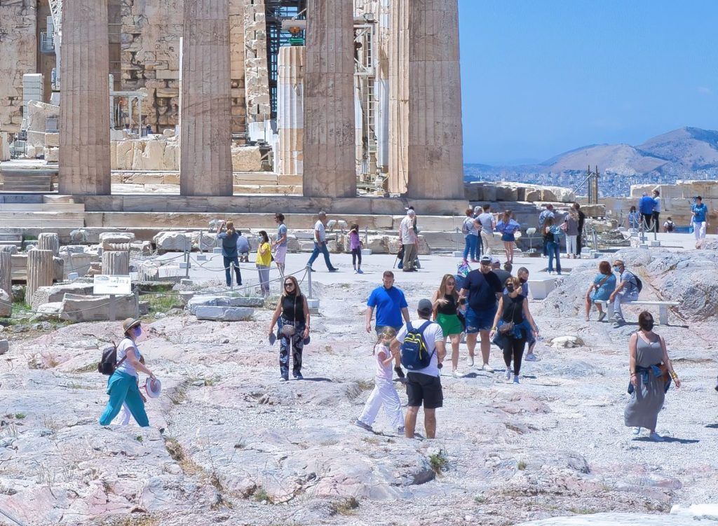 Greece: New Rules for Tourists Infected with Covid-19
