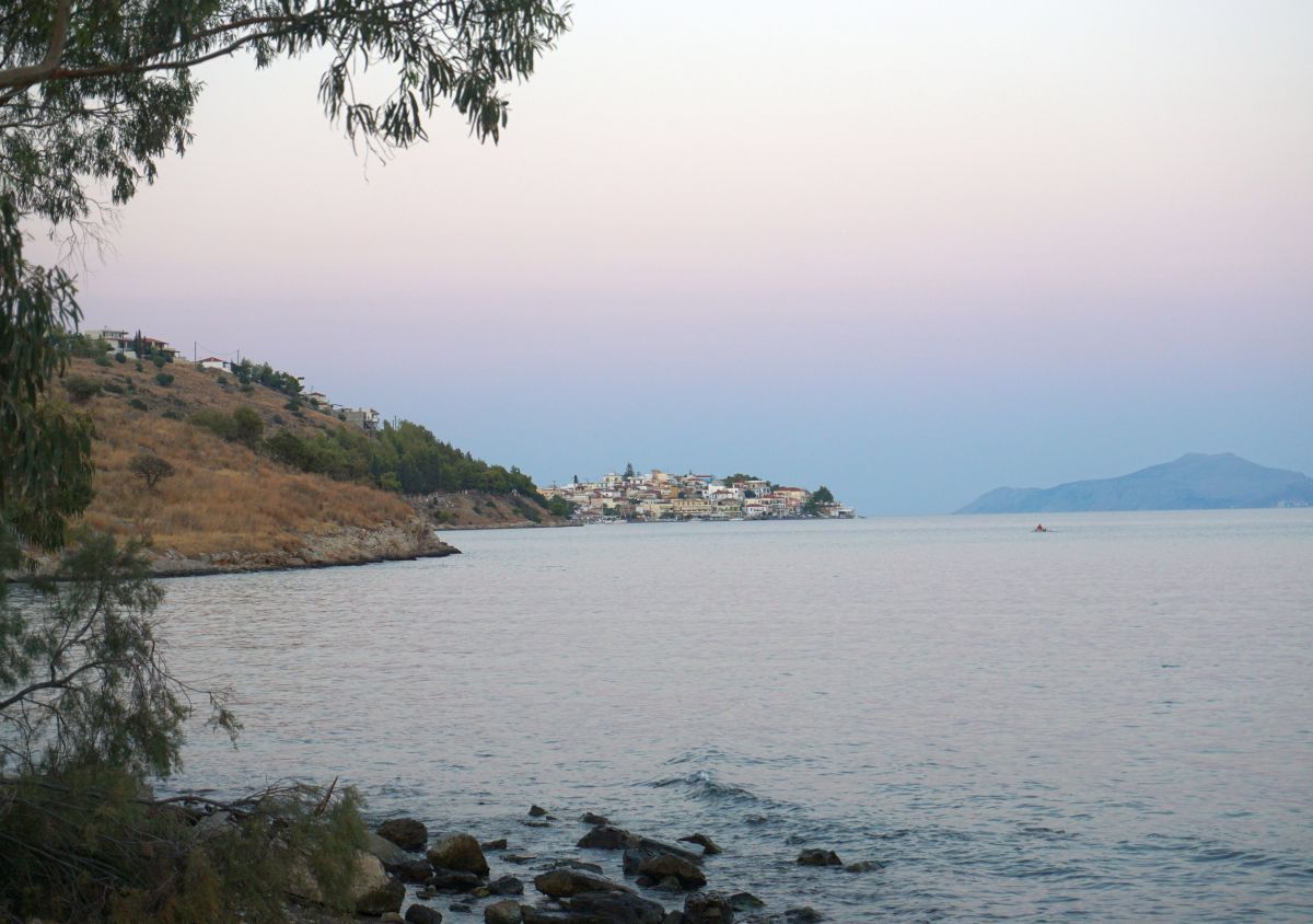 Ermioni, Argolis, from a distance. Photo © GTP