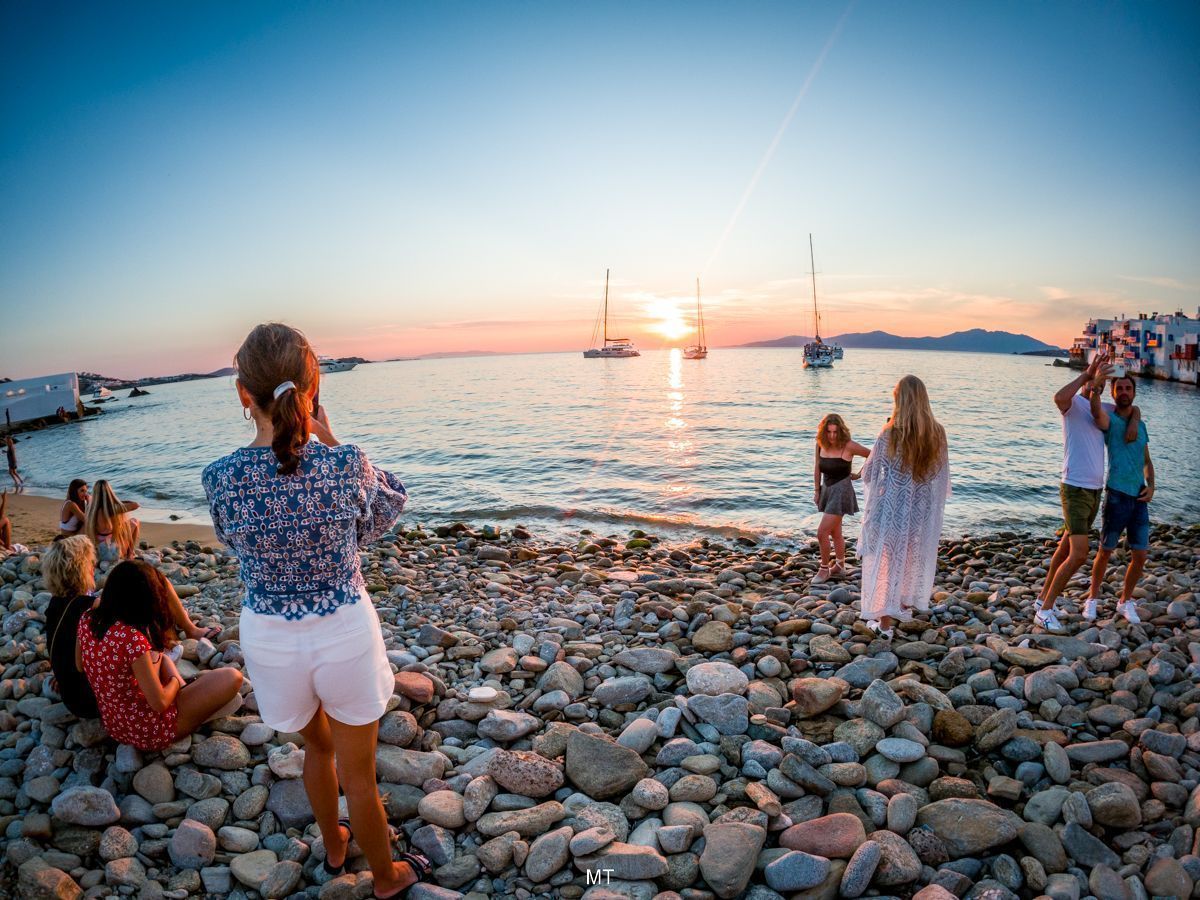 Ισχυρή ανάκαμψη στον τουρισμό στην Ελλάδα σημειώνει η Alpha Bank