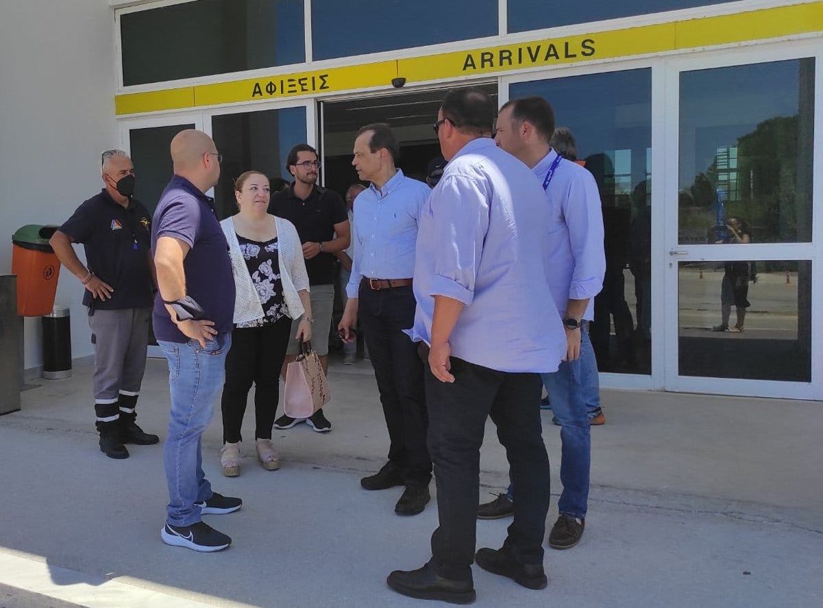 Municipal authorities on Milos welcomed the arrival of the private charter flight on Saturday, July 23. Photo source: Municipality of Milos