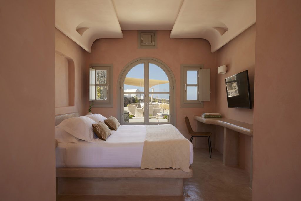 Santorini Welcomes Danae Suites Boutique Hotel | GTP Headlines