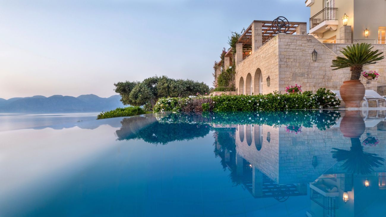 Investors Picking Greece to Buy Luxury Real Estate