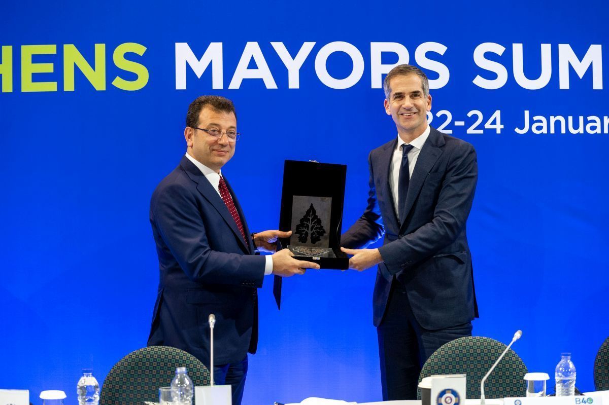 Istanbul Mayor Ekrem Imamoglu and Athens Mayor Kostas Bakoyannis during the B40 Balkan Cities Network that kicked off on Monday.
