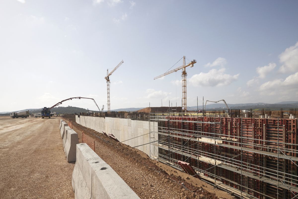 Construction works on the site of the Kasteli International Airport on Crete. Photo source: Prime Minister’s Press Office.