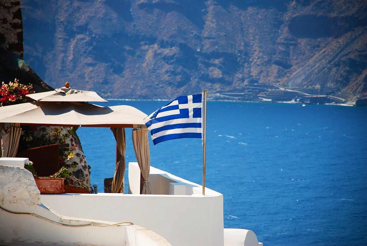 Alpha Bank: Η διατήρηση της τουριστικής ζήτησης είναι ζωτικής σημασίας για την ελληνική οικονομία το 2023