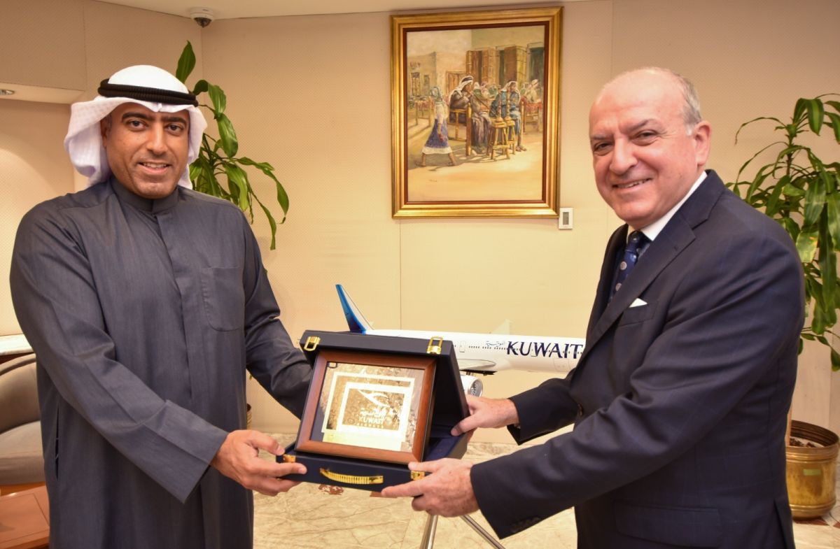 Kuwait Airways Chief Executive Officer Maen Razouqi and the Ambassador of Greece to the State of Kuwait, Konstantinos Piperigos. Photo source: Kuwait Airways