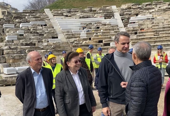 Culture Minister Lina Mendoni and Prime Minister Kyriakos Mitsotakis at the Ancient Theater of Larissa in Thessaly. Photo source: Culture Ministry