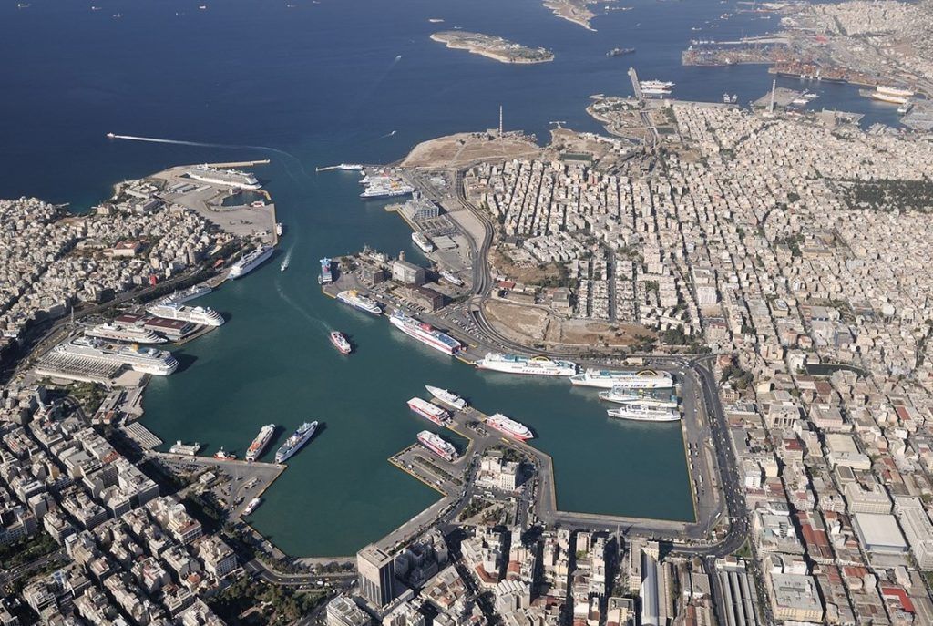 Το ελληνικό δικαστήριο αναστέλλει τρία σχέδια επέκτασης του λιμανιού του Πειραιά