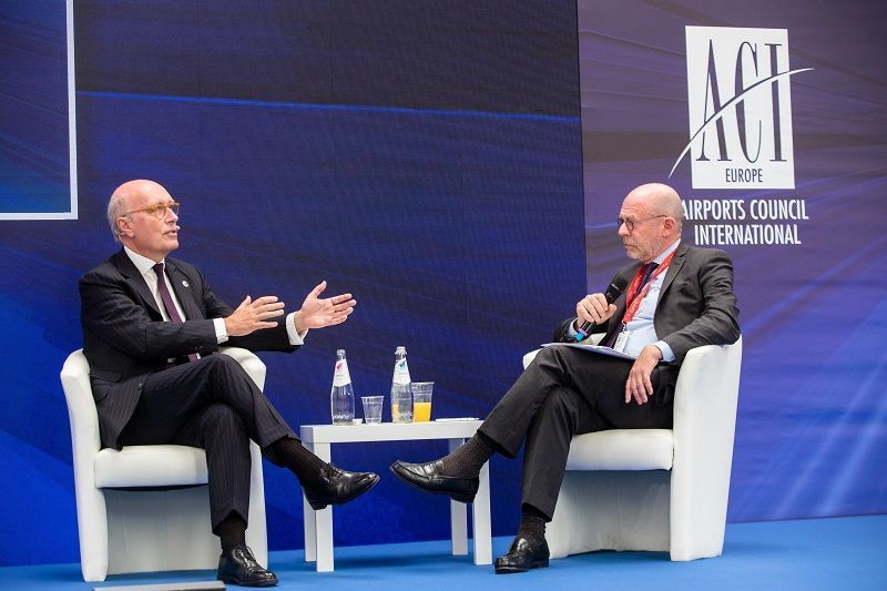 Javier Marín (left) speaking at ACI Europe's 32nd Annual Congress & General Assembly in Rome in June 2022. Photo source: ACI Europe