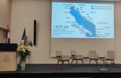 Risposte Turismo President Francesco di Cesare presenting the Adriatic Sea Tourism Report during the 6th the Adriatic Sea Forum in Dubrovnik.
