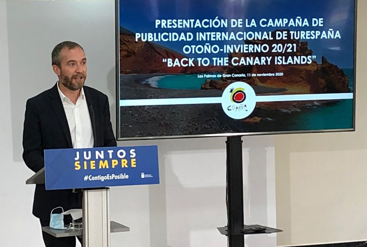 Miguel Sanz in 2020 presenting TURESPAÑA's advertising campaign. Photo source: Spanish Ministry of Industry, Trade and Tourism