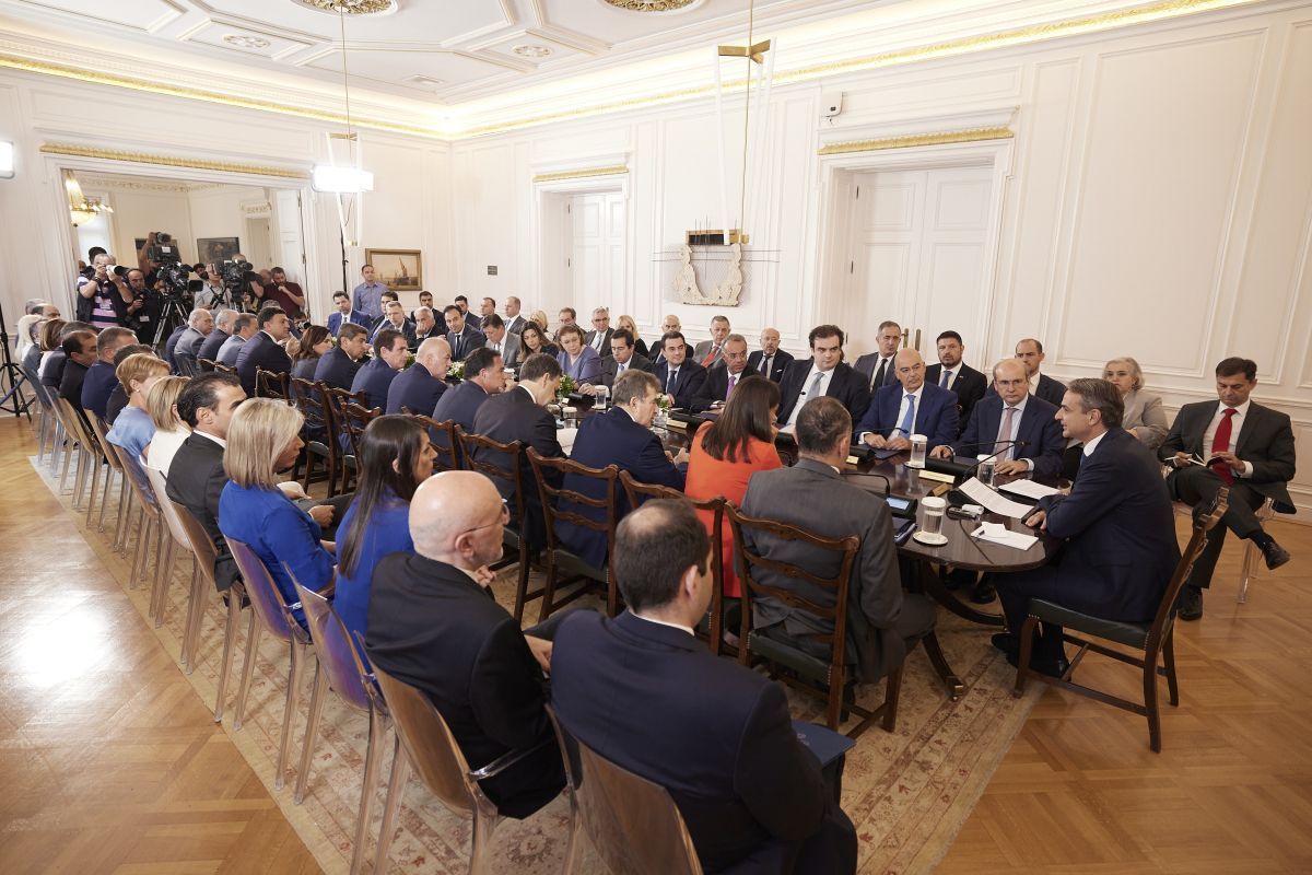 The first post-election Greek cabinet meeting. Photo source: @PrimeministerGR.