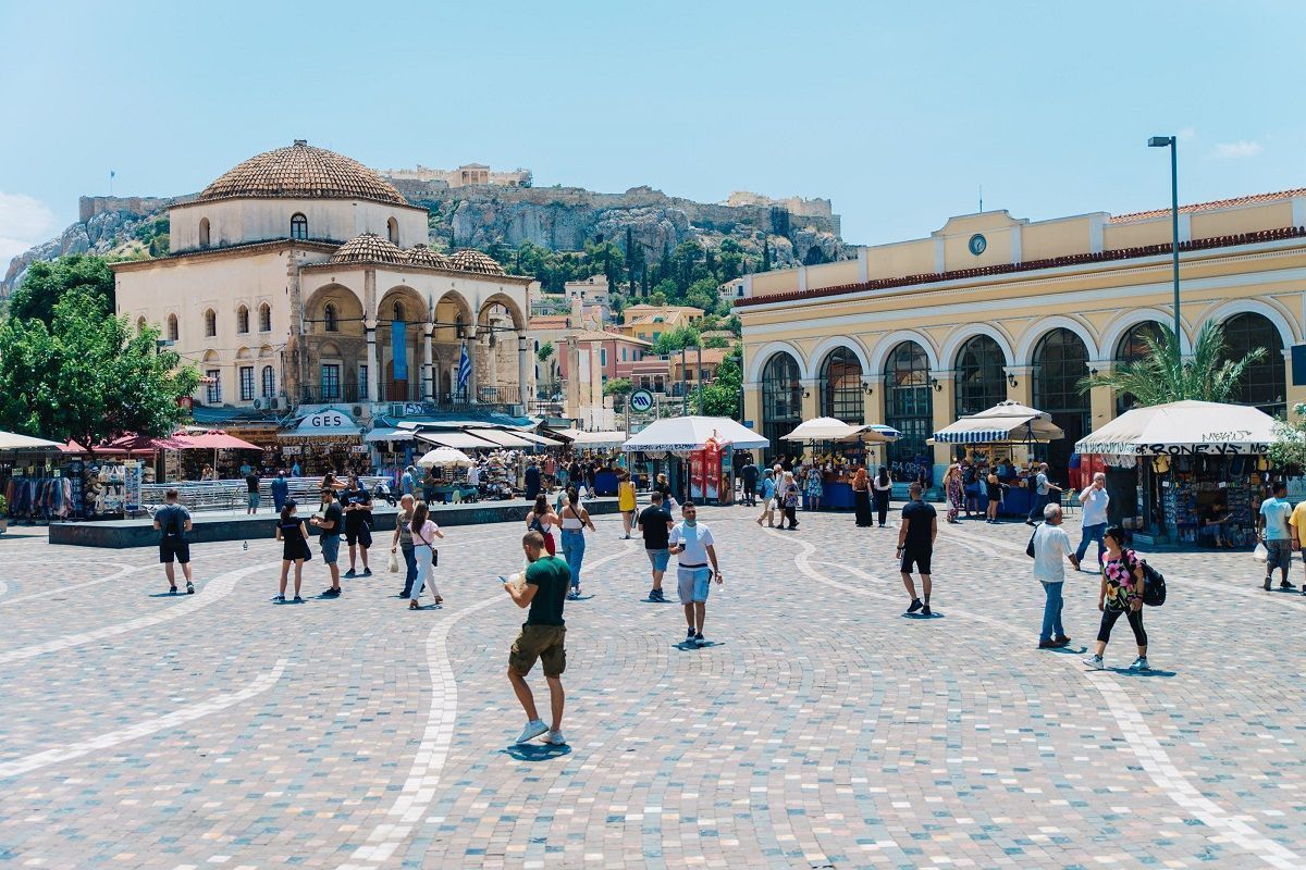 Ο ΕΟΠ επιδιώκει να προσελκύσει περισσότερους τουρίστες στην Αθήνα για να τονώσει τον εμπορικό τουρισμό