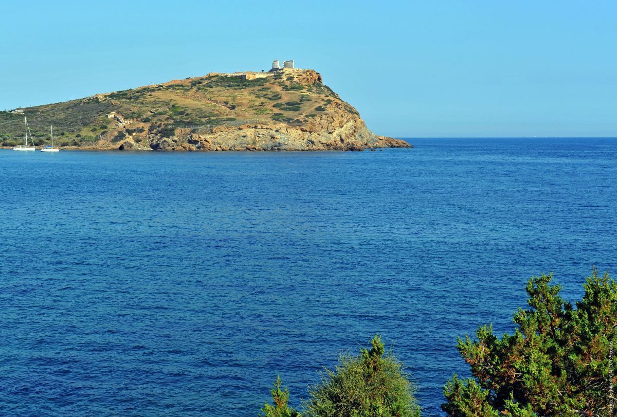 The name of "91 Athens Riviera" is inspired by National Highway 91 - the largest national road in Attica that connects the center of Athens with the Athenian Riviera, ending in Sounio (pictured). Photo source: Visit Greece